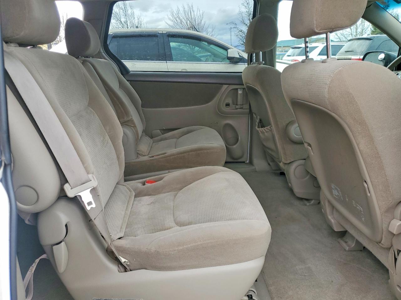 2004 TOYOTA SIENNA LE 7 PASSENGER photo 31