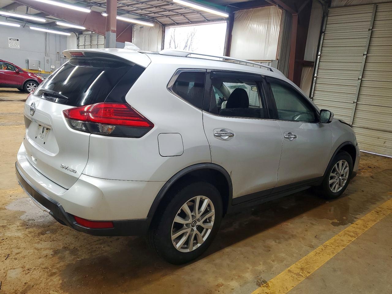 2017 NISSAN ROGUE SV photo 3