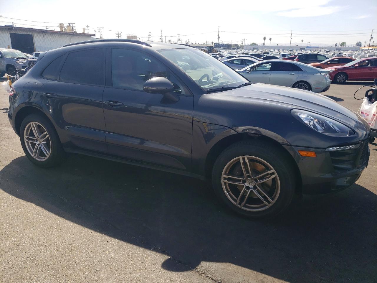 2018 PORSCHE MACAN photo 10