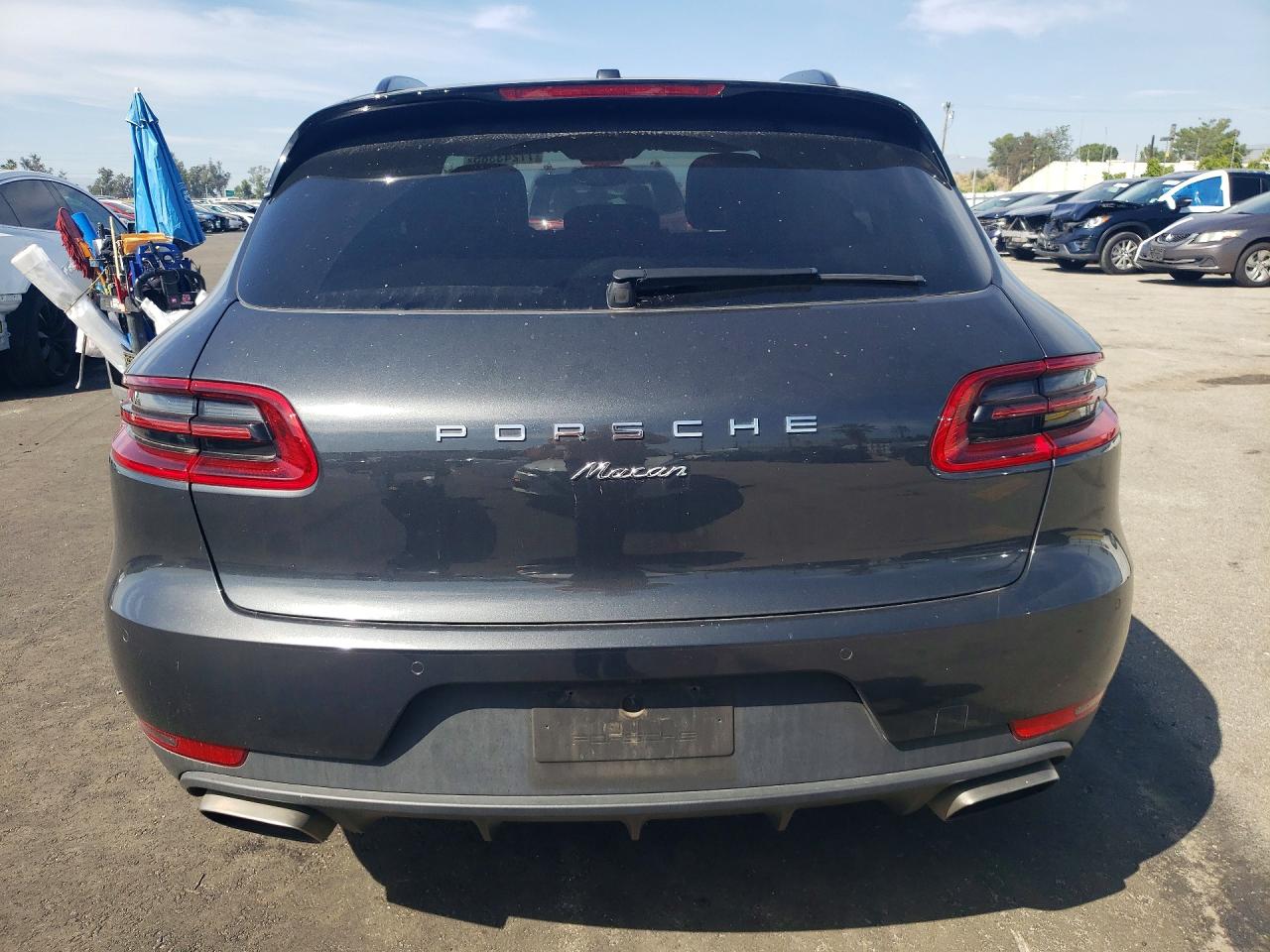 2018 PORSCHE MACAN photo 16