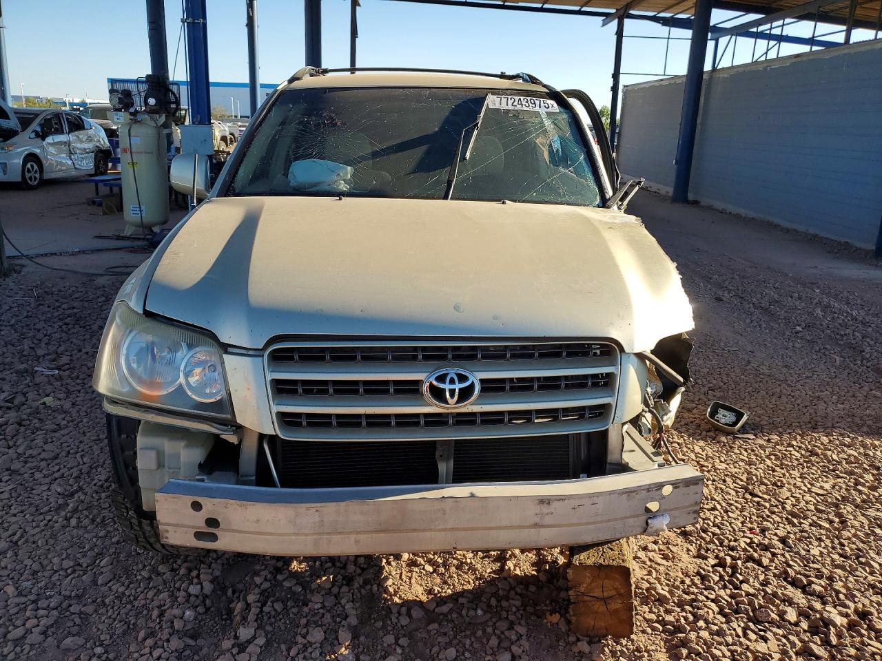 2003 TOYOTA HIGHLANDER BASE photo 13