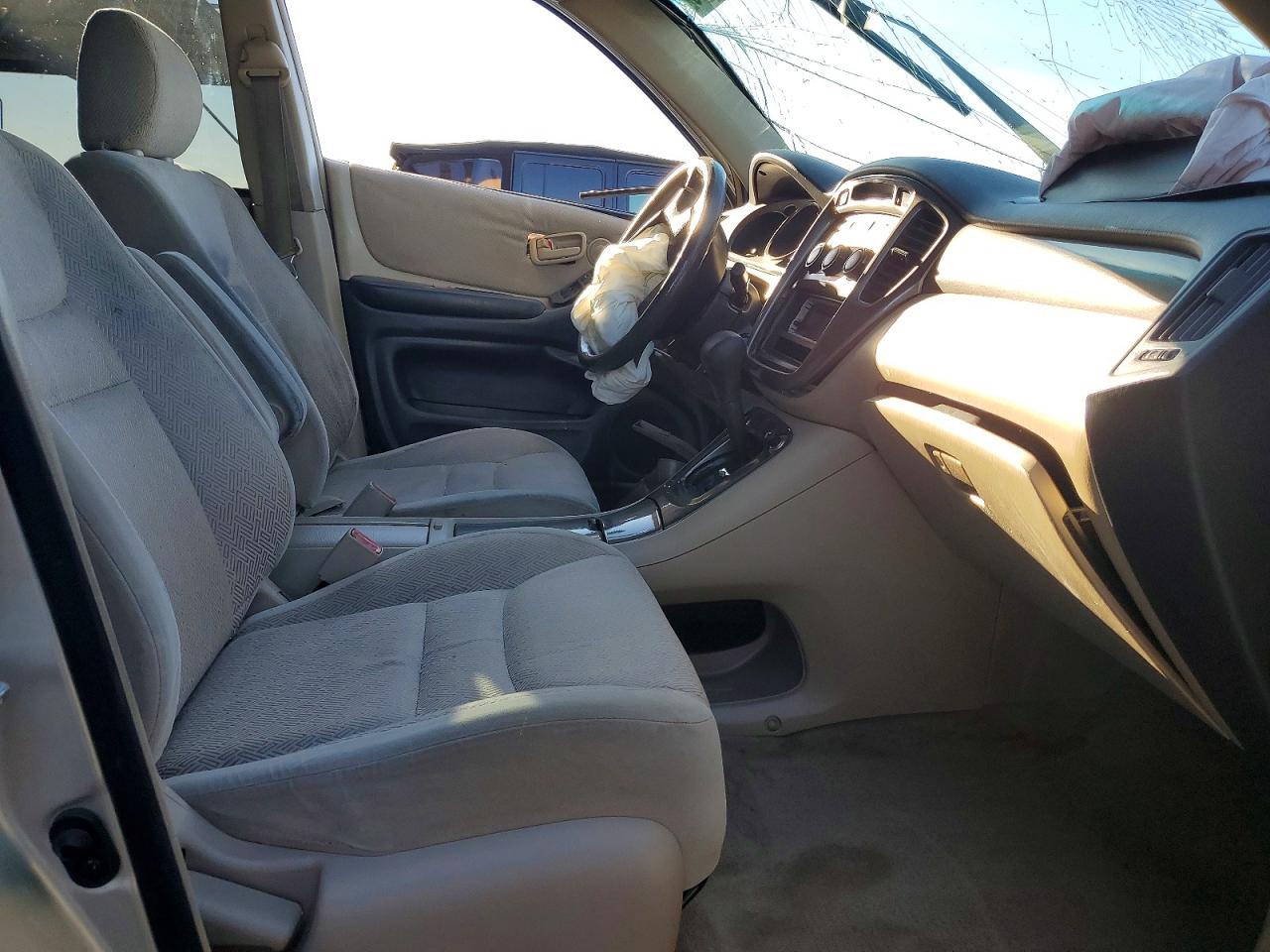 2003 TOYOTA HIGHLANDER BASE photo 19