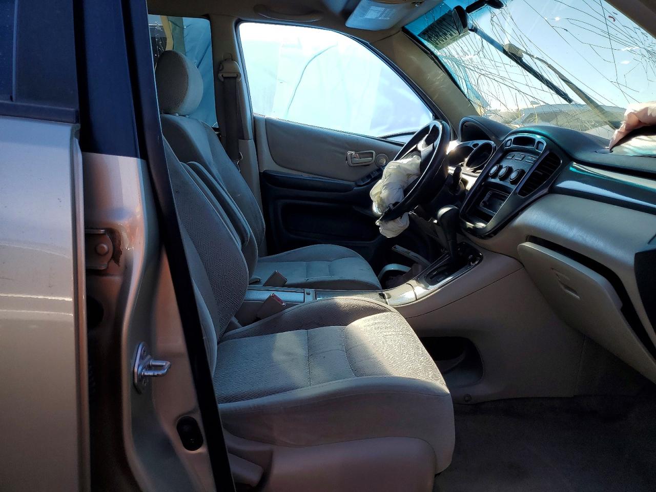 2003 TOYOTA HIGHLANDER BASE photo 20