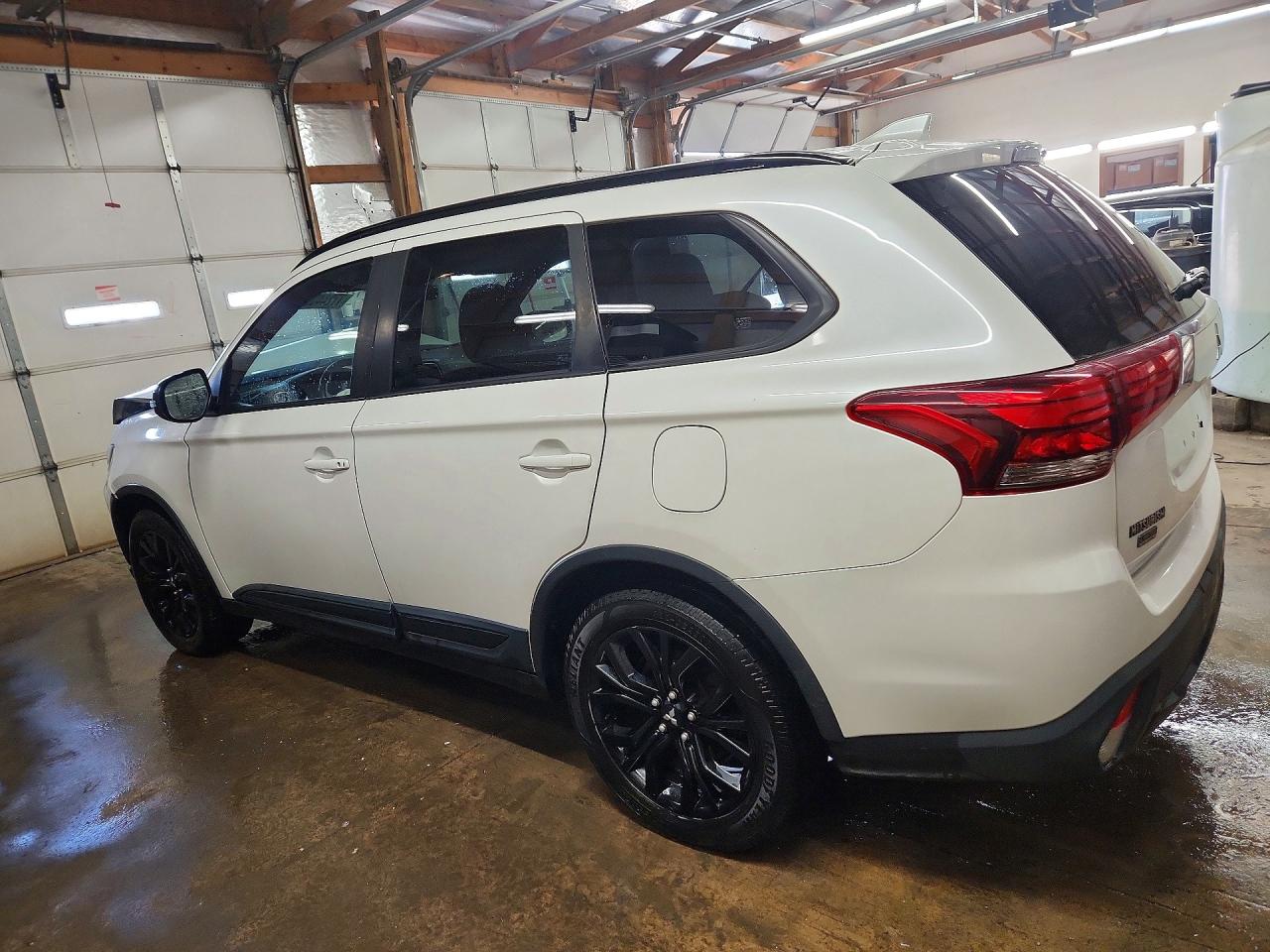 2018 MITSUBISHI OUTLANDER SE photo 4