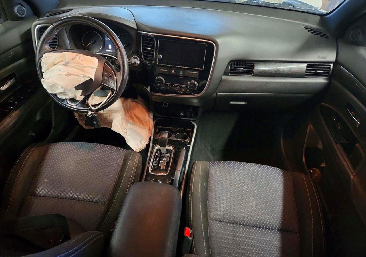 2018 MITSUBISHI OUTLANDER SE photo 22