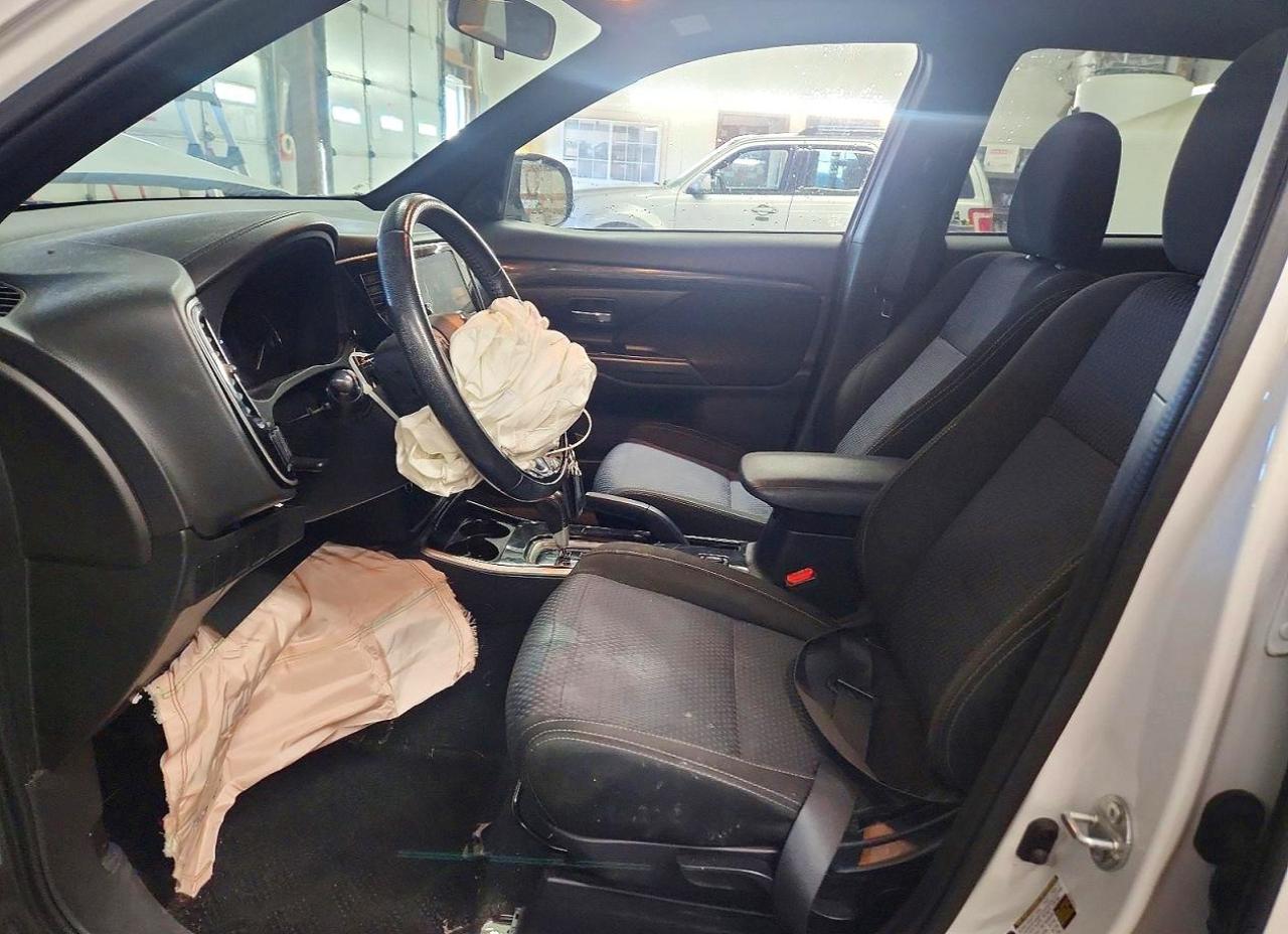 2018 MITSUBISHI OUTLANDER SE photo 19
