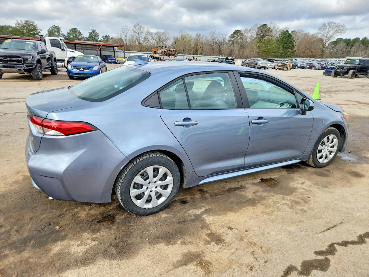 2022 TOYOTA COROLLA LE photo 3