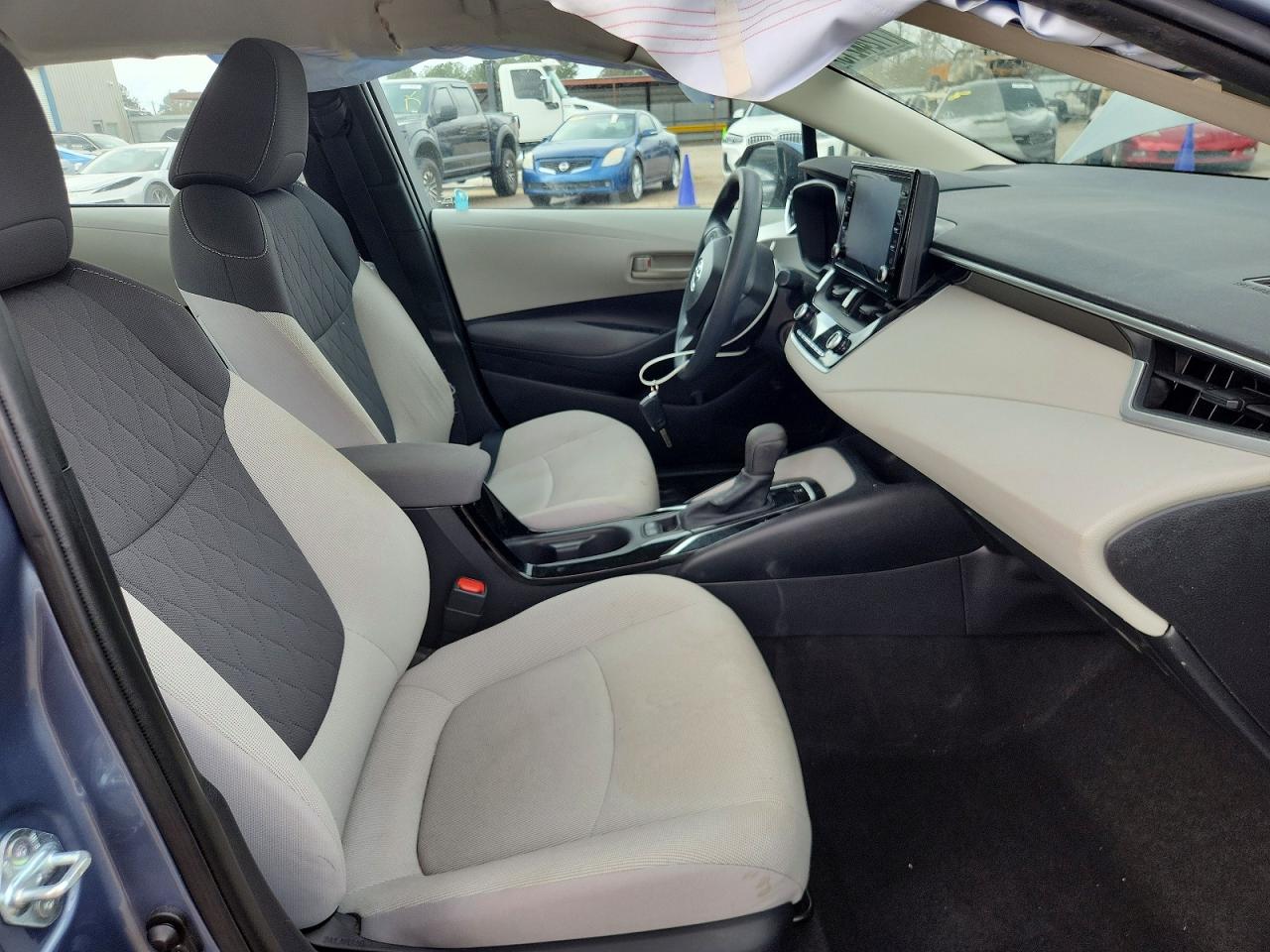 2022 TOYOTA COROLLA LE photo 7