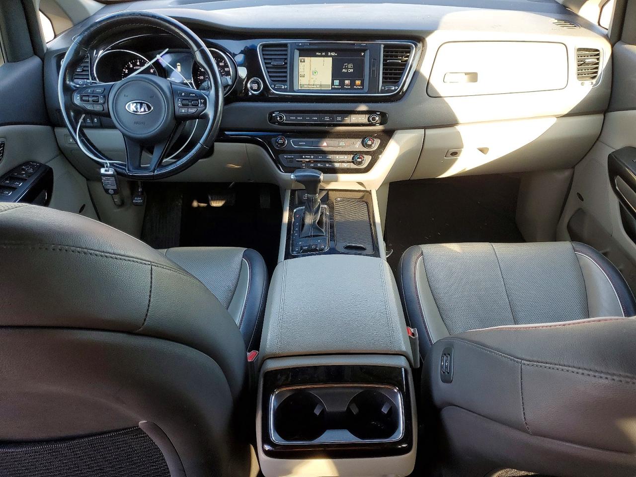 2018 KIA SEDONA SX photo 22