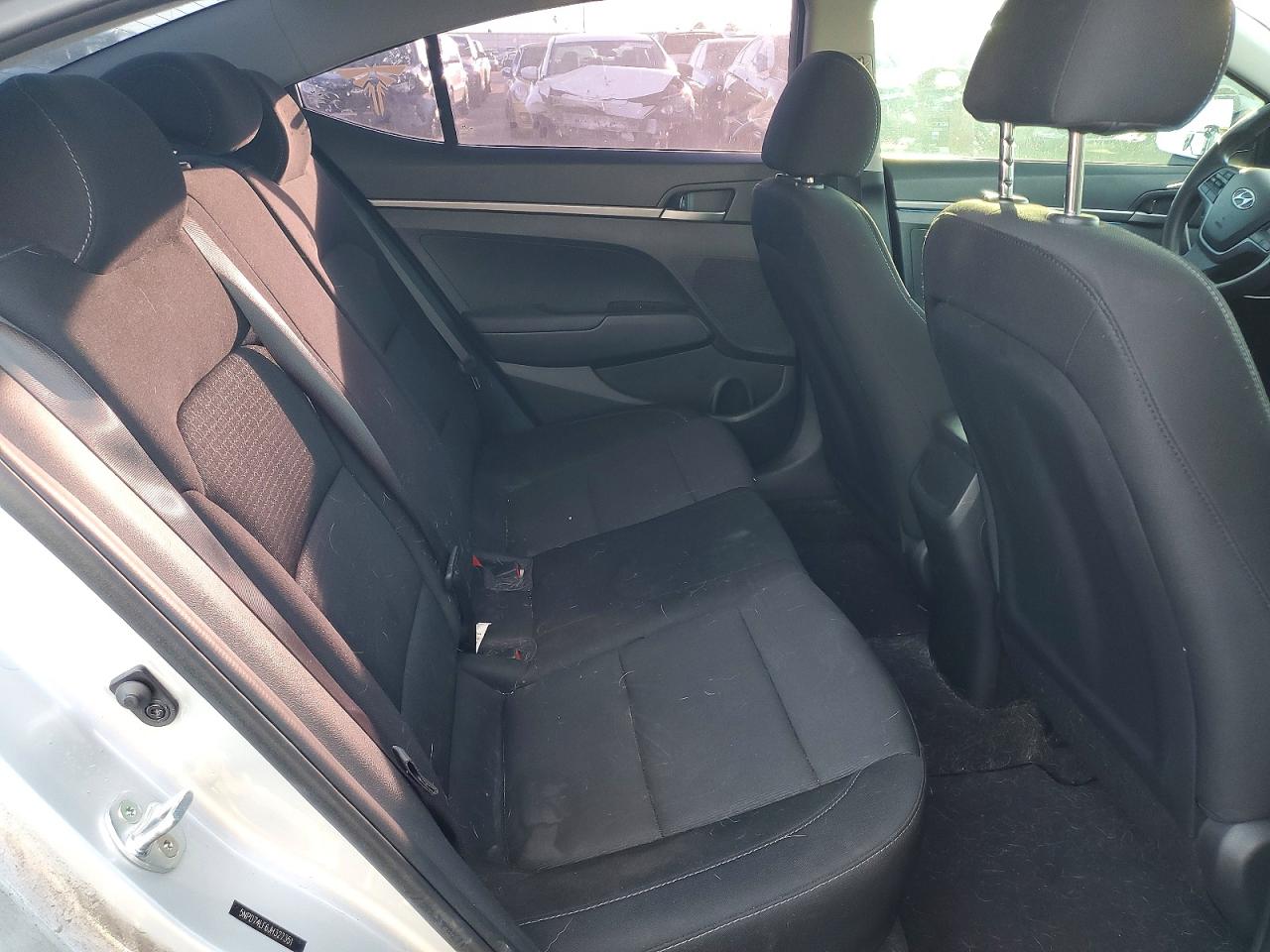 2018 HYUNDAI ELANTRA SE photo 10