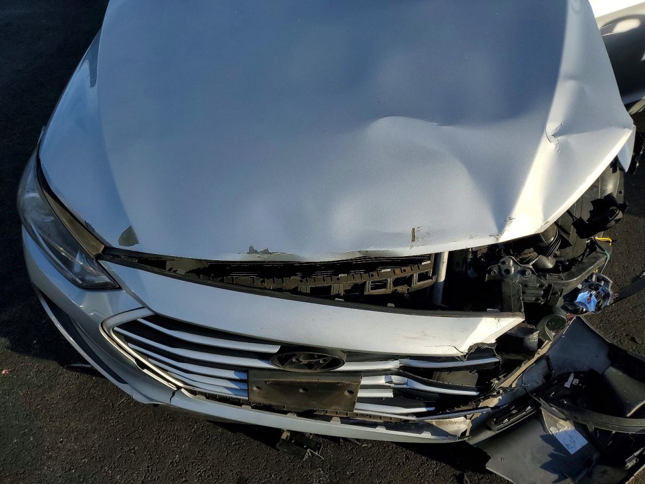 2018 HYUNDAI ELANTRA SE photo 11