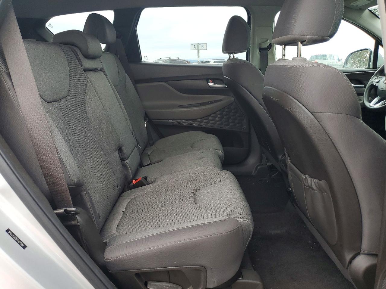 2019 HYUNDAI SANTA FE SE 2.4L photo 19