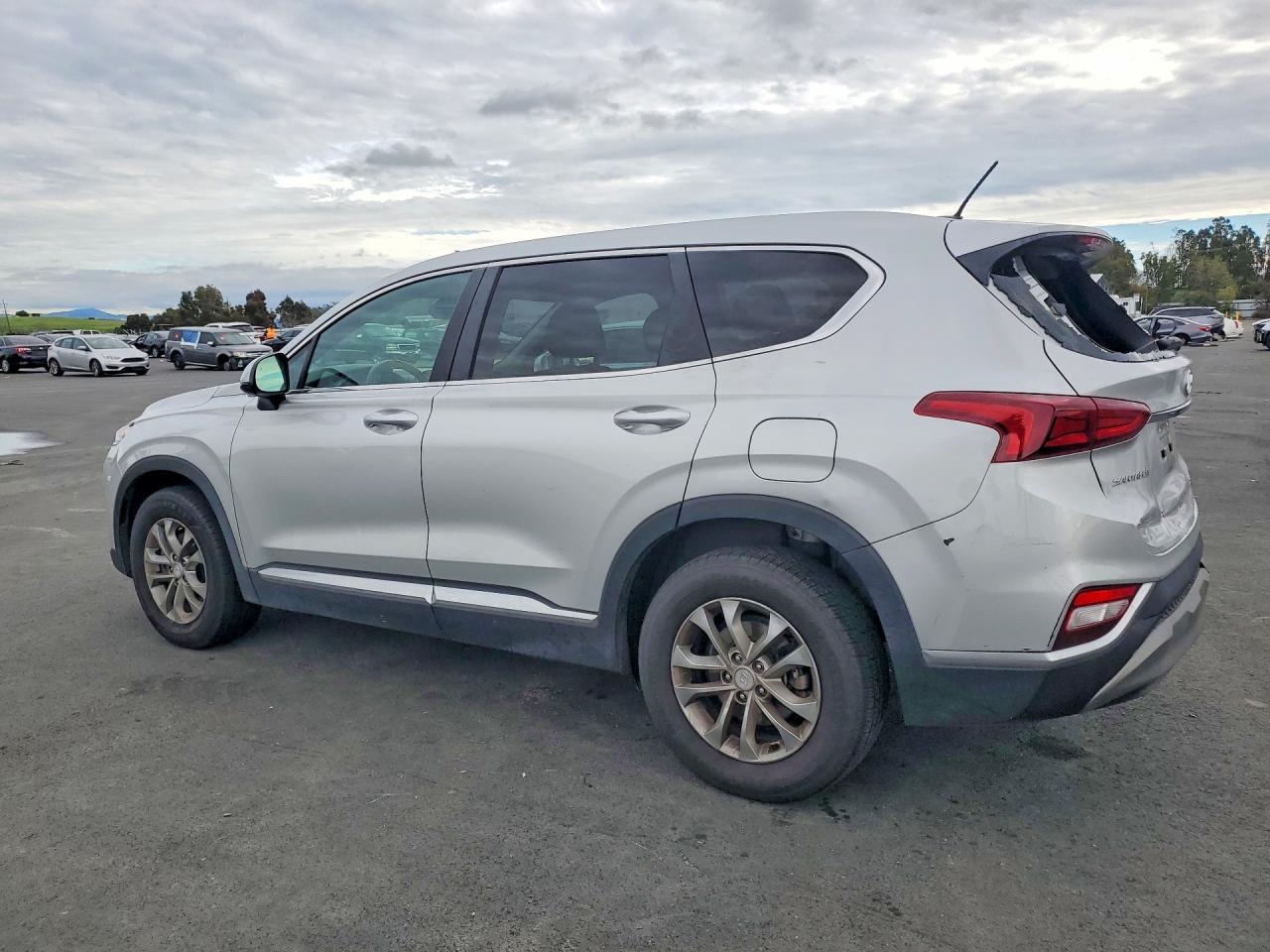 2019 HYUNDAI SANTA FE SE 2.4L photo 3