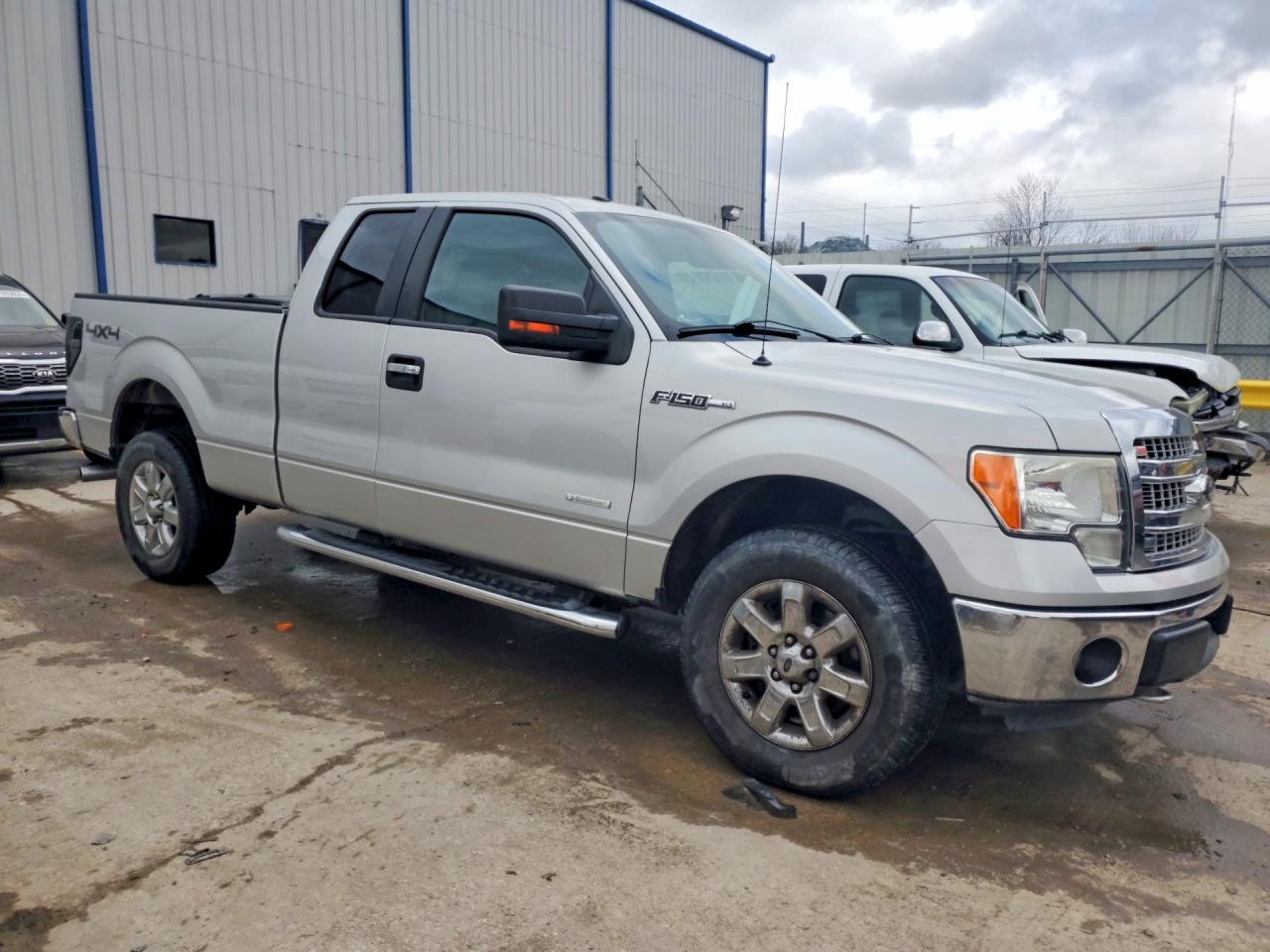 2013 FORD F150 SUPER CAB photo 4