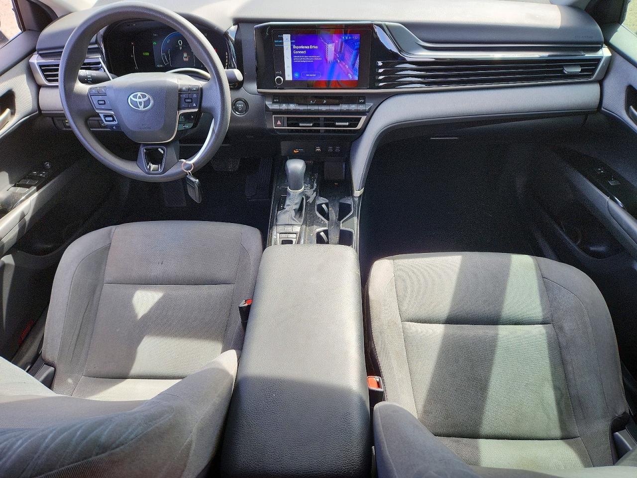 2025 TOYOTA CAMRY LE photo 15