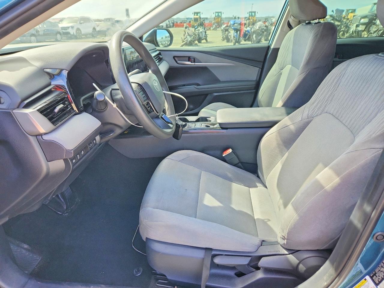 2025 TOYOTA CAMRY LE photo 13