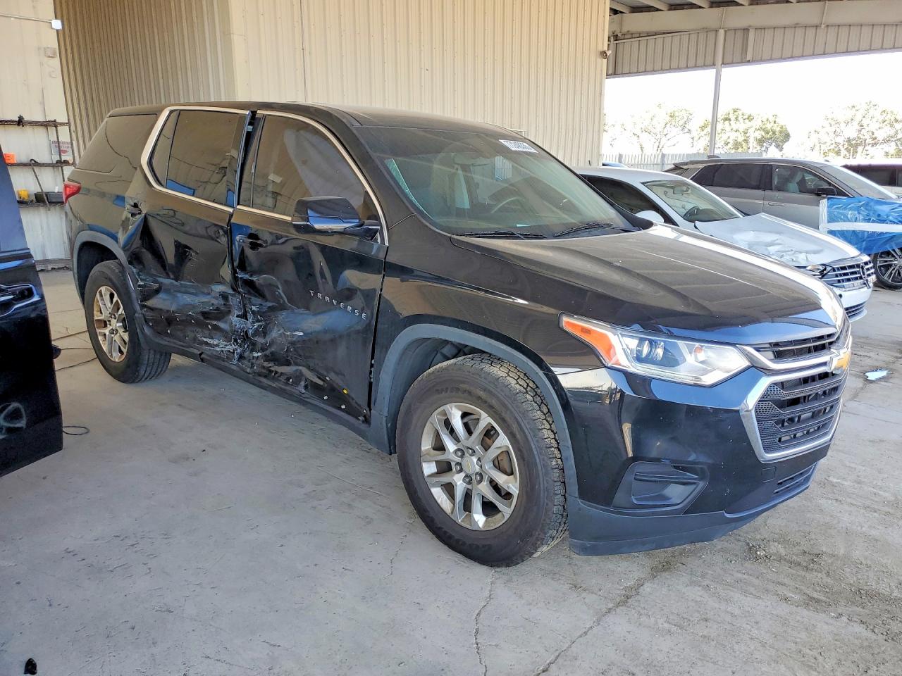 2020 CHEVROLET TRAVERSE LS photo 7
