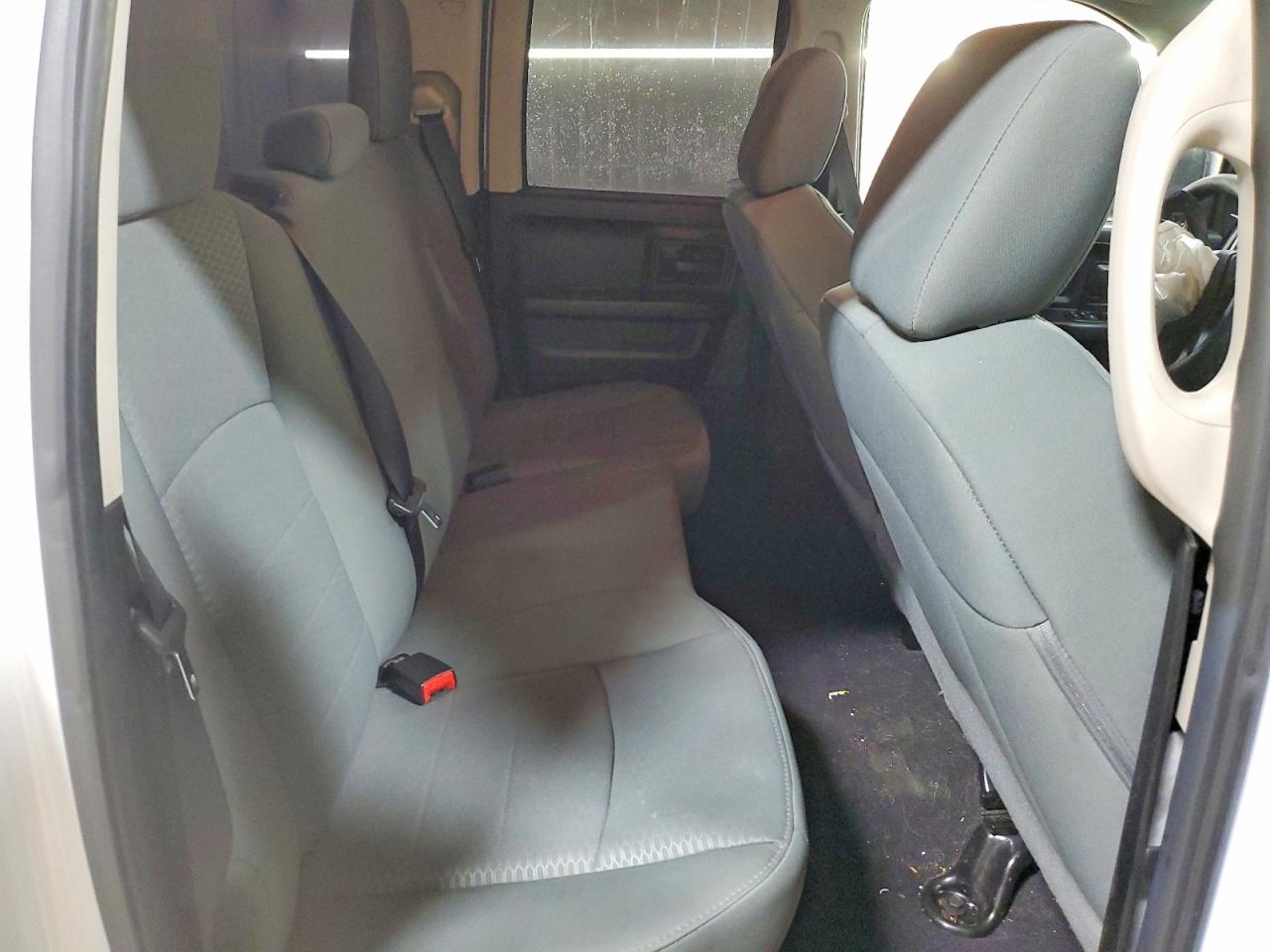 2014 RAM 1500 ST photo 10