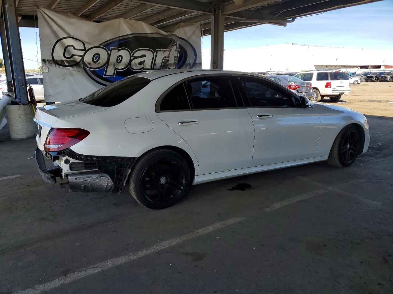 2017 MERCEDES-BENZ E 300 photo 3