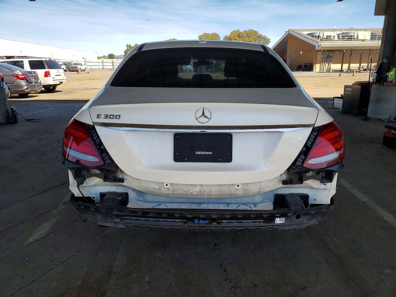 2017 MERCEDES-BENZ E 300 photo 6