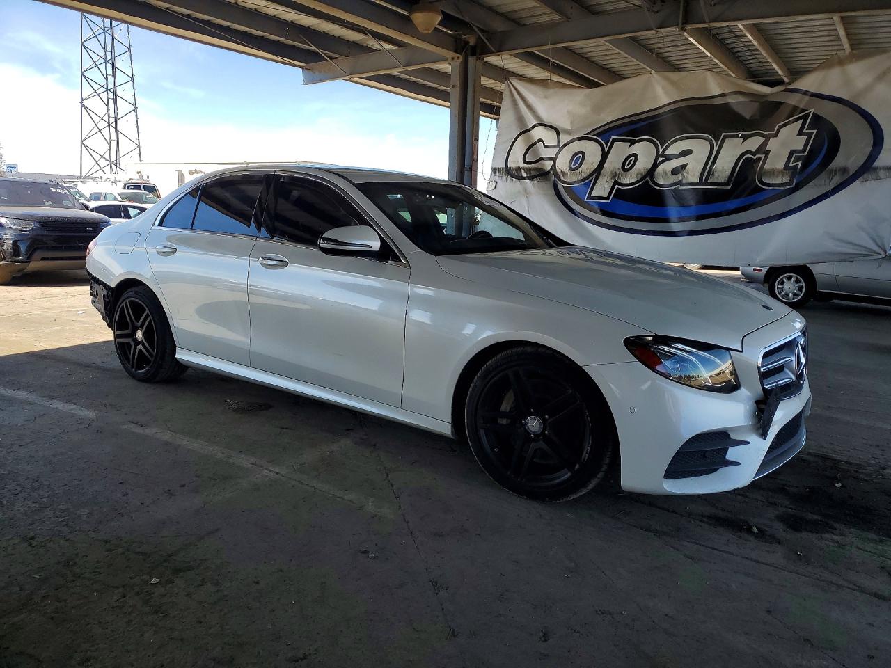 2017 MERCEDES-BENZ E 300 photo 4