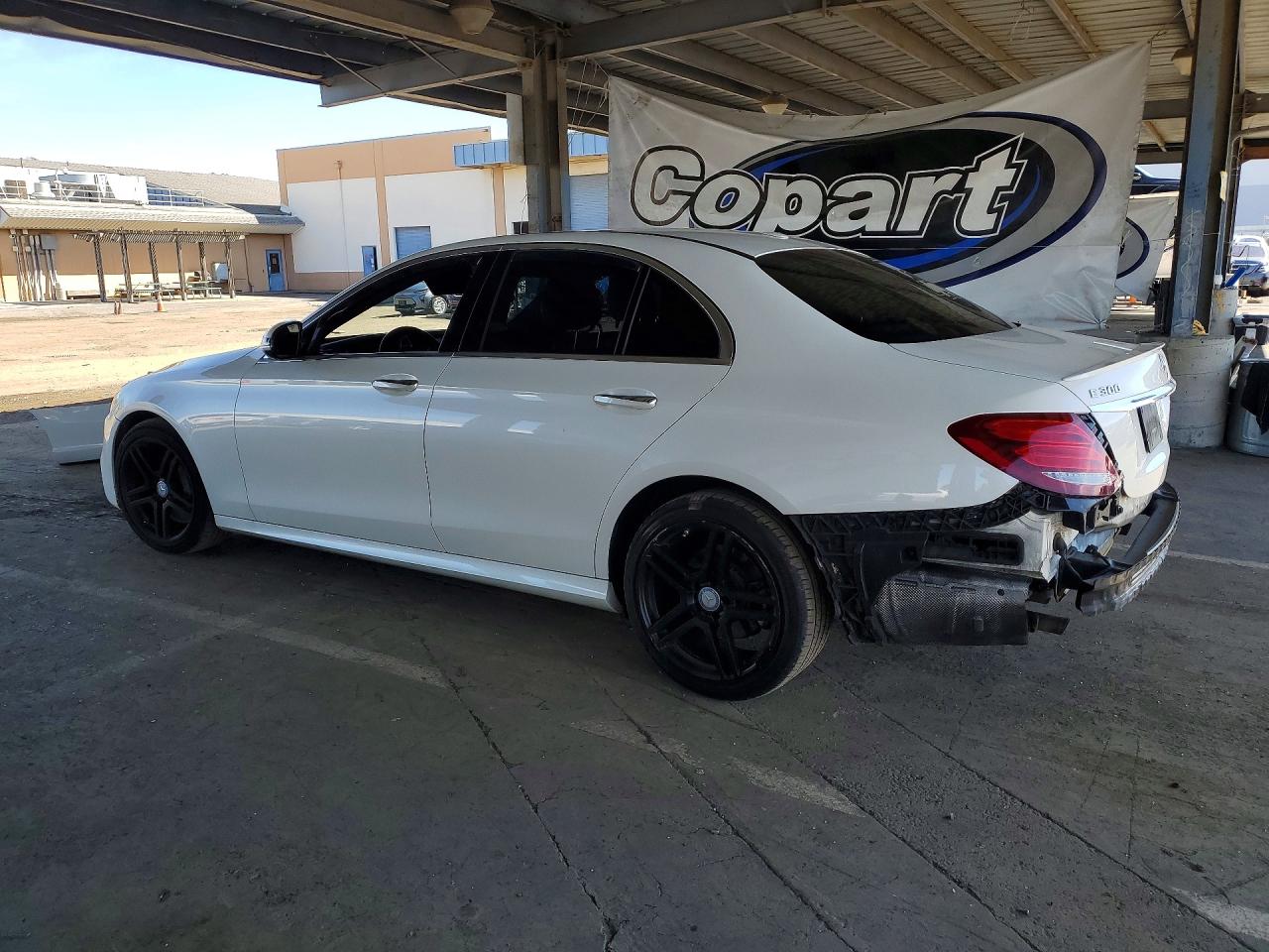 2017 MERCEDES-BENZ E 300 photo 2
