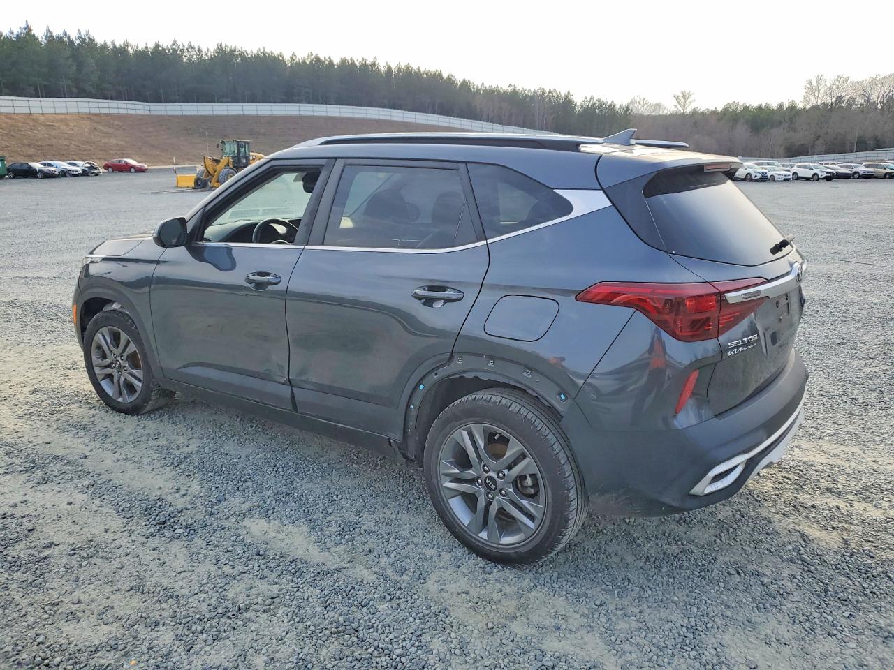 2021 KIA SELTOS S photo 2