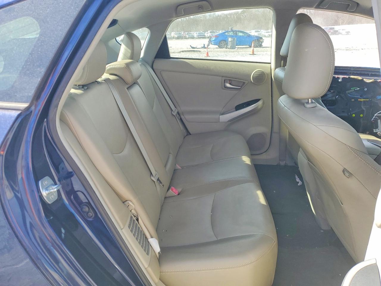 2014 TOYOTA PRIUS photo 19
