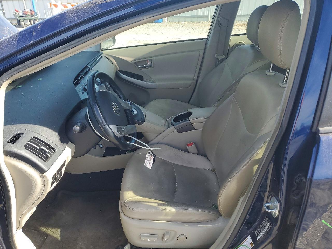 2014 TOYOTA PRIUS photo 13
