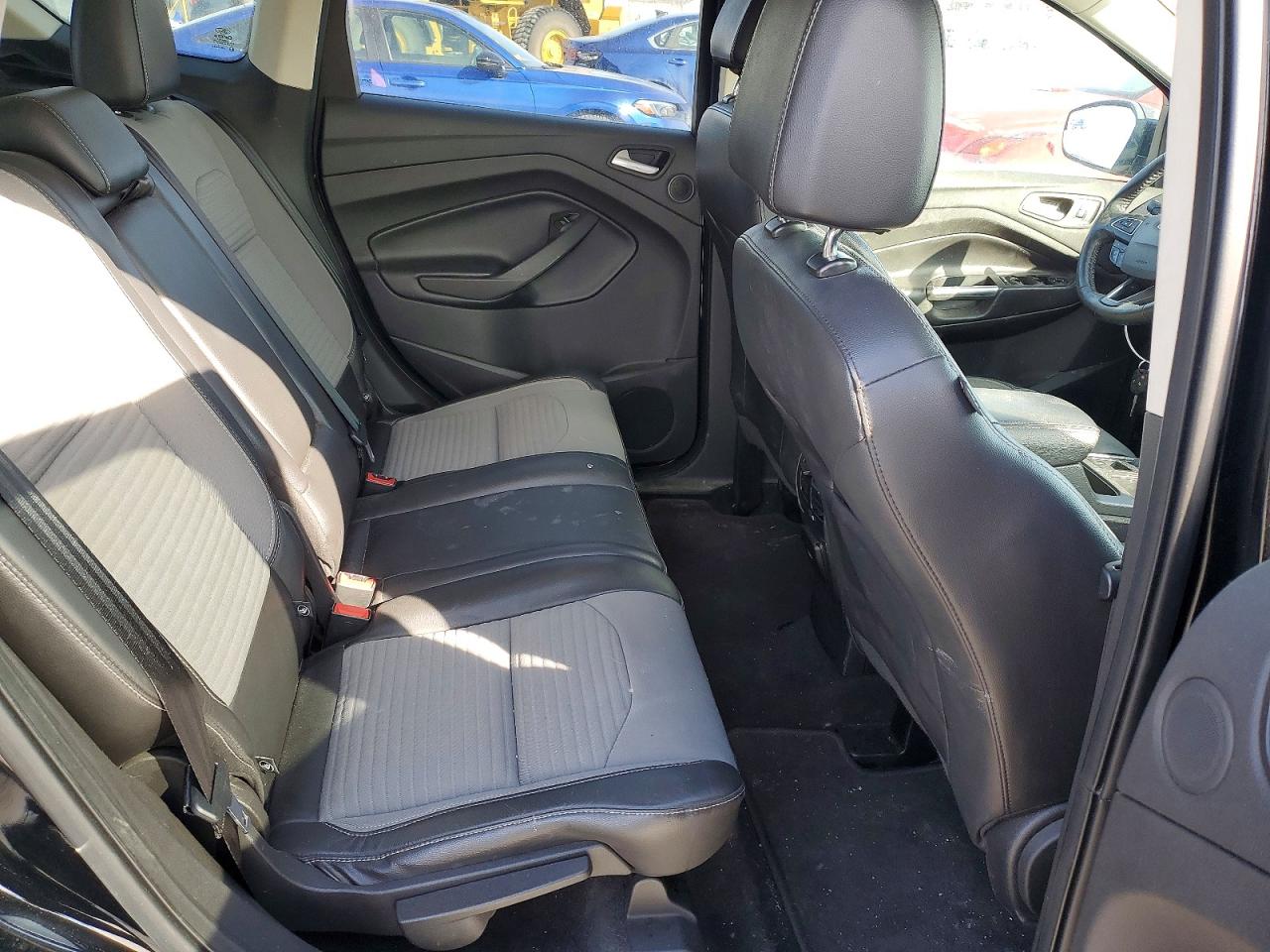 2017 FORD ESCAPE SE photo 10