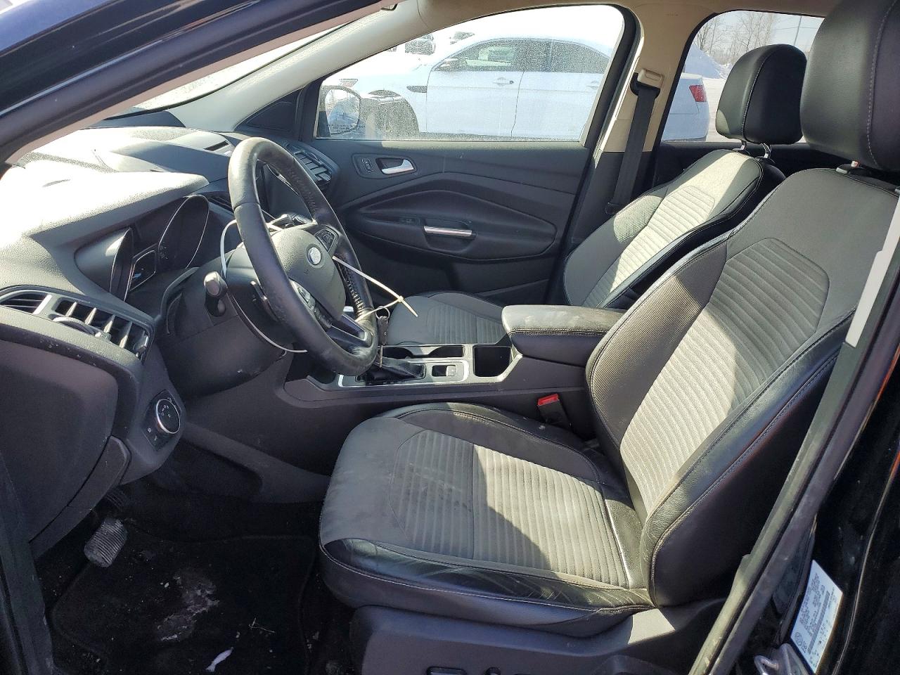 2017 FORD ESCAPE SE photo 7