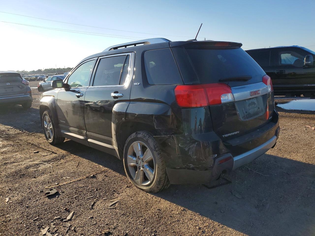 2015 GMC TERRAIN SLT photo 3