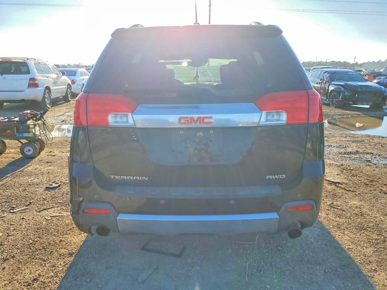 2015 GMC TERRAIN SLT photo 11