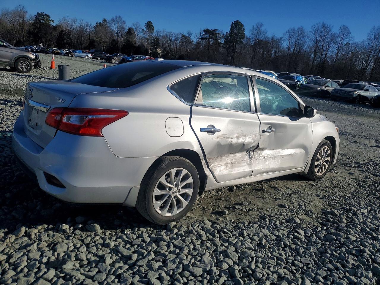 2019 NISSAN SENTRA S photo 5