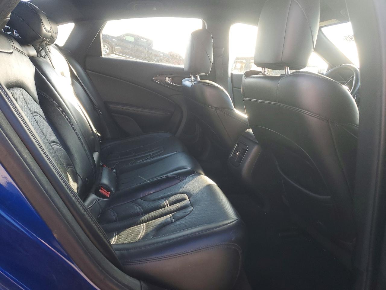 2015 CHRYSLER 200 S photo 37