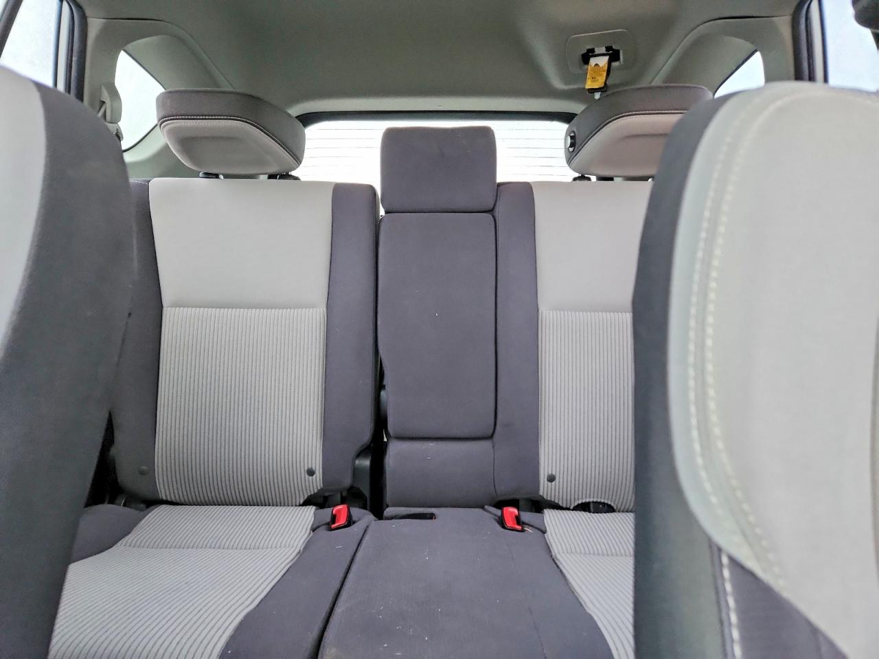 2015 TOYOTA RAV4 XLE photo 10
