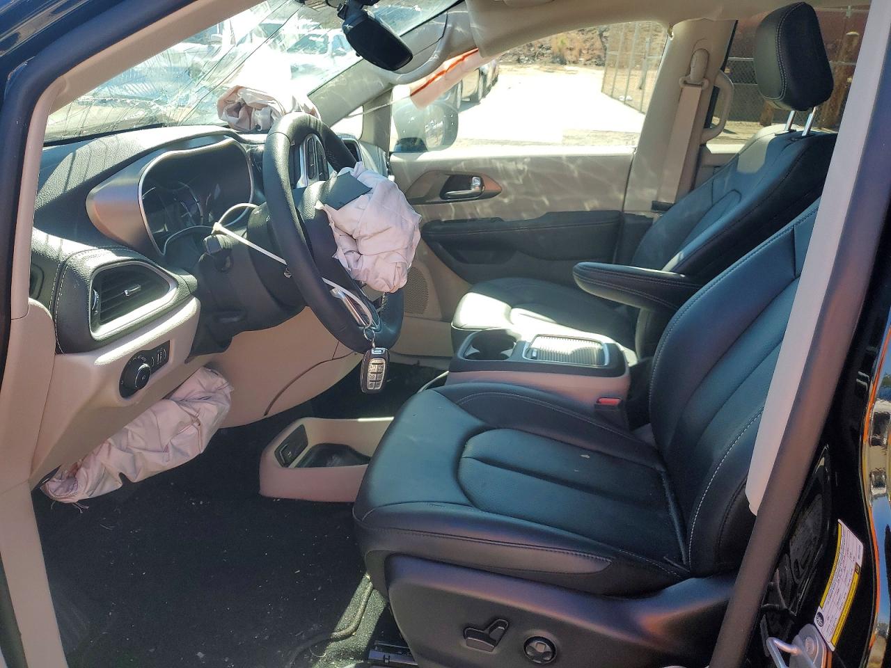 2024 CHRYSLER PACIFICA HYBRID SELECT photo 7