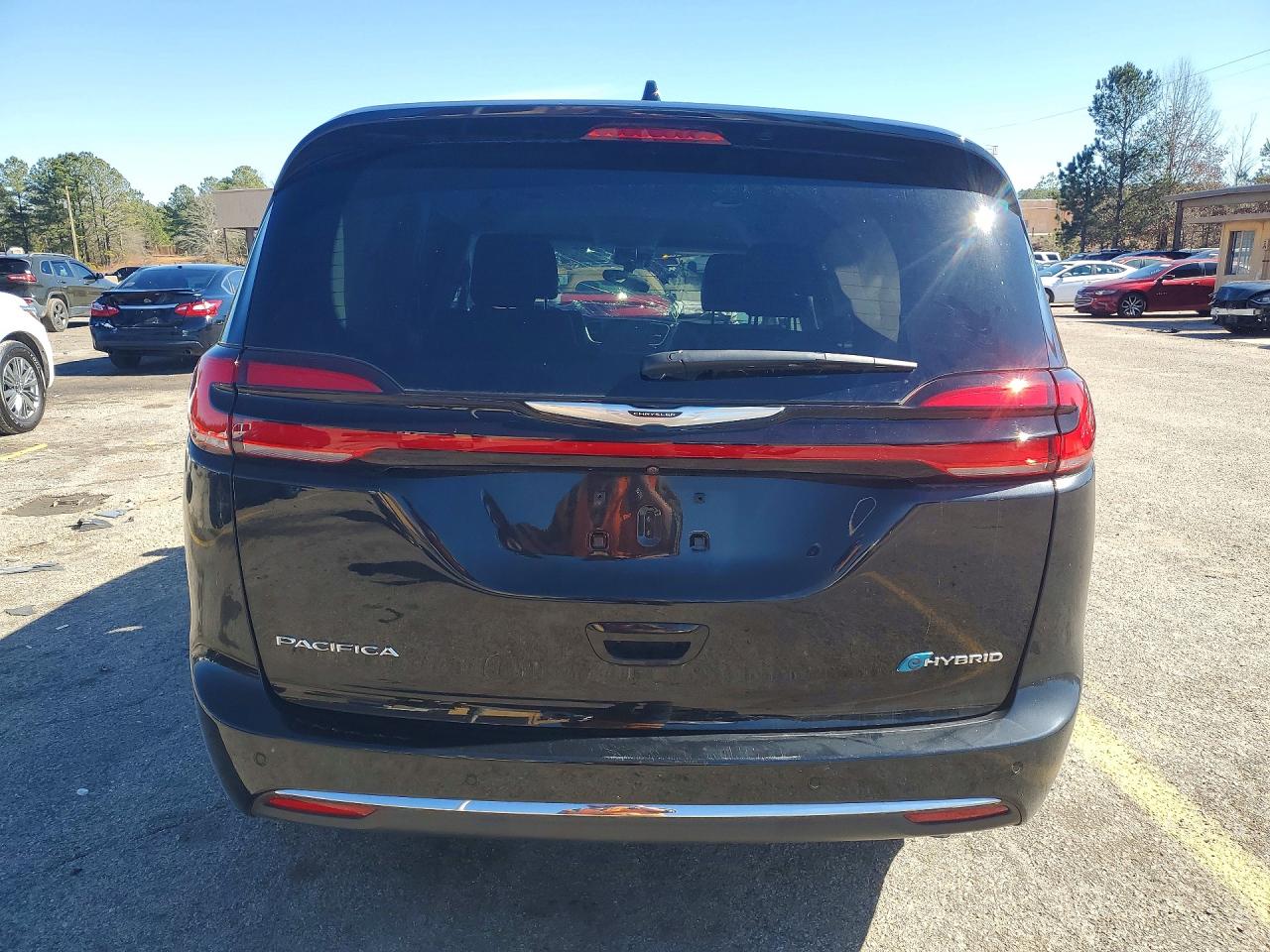 2024 CHRYSLER PACIFICA HYBRID SELECT photo 6