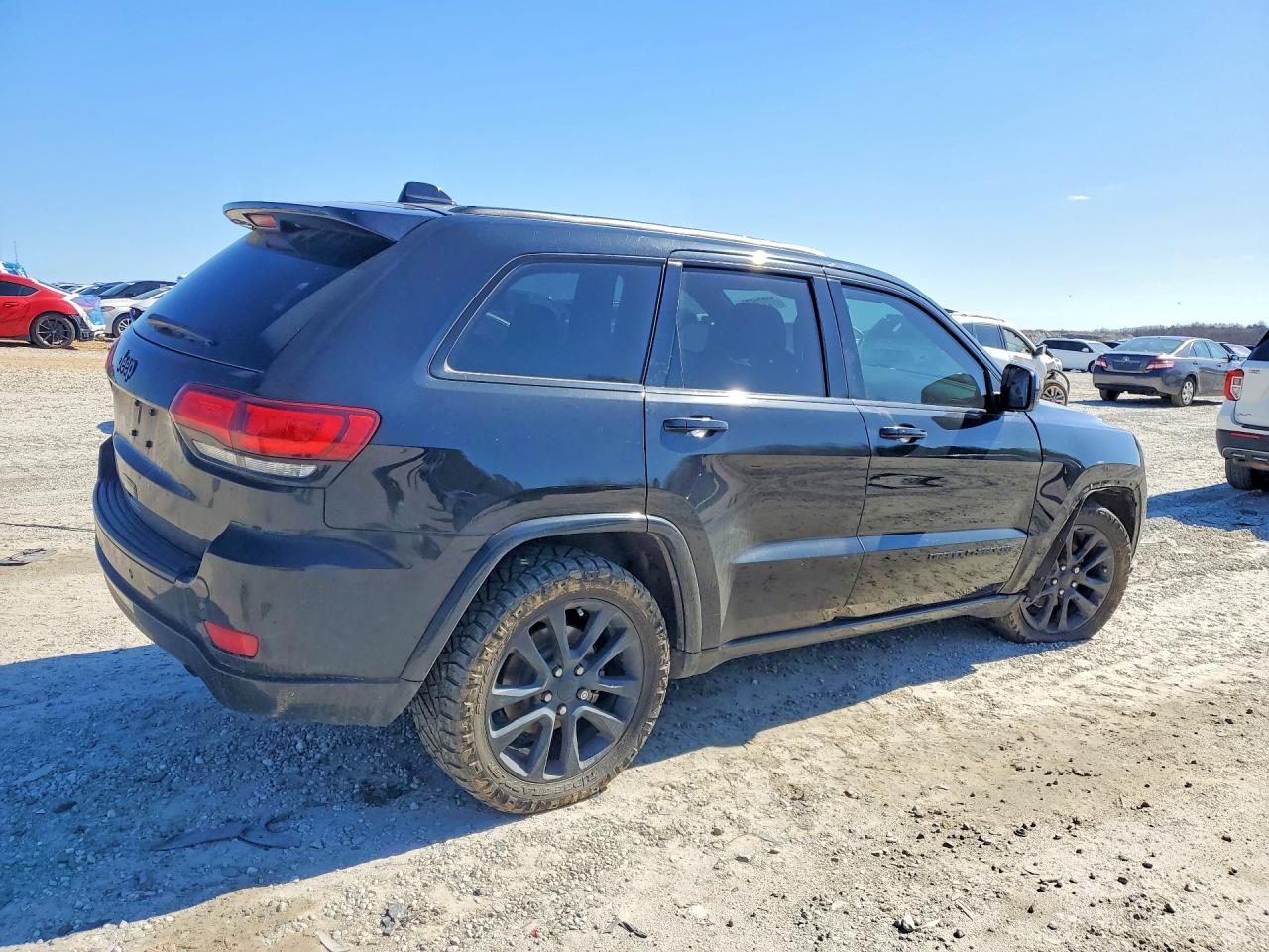 2019 JEEP GRAND CHEROKEE LAREDO photo 5