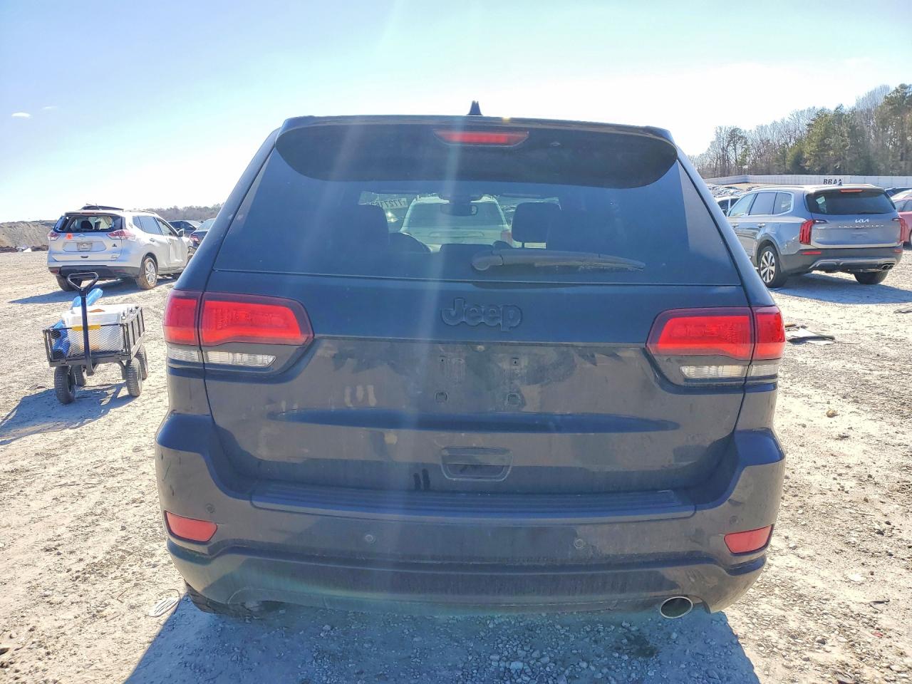2019 JEEP GRAND CHEROKEE LAREDO photo 11