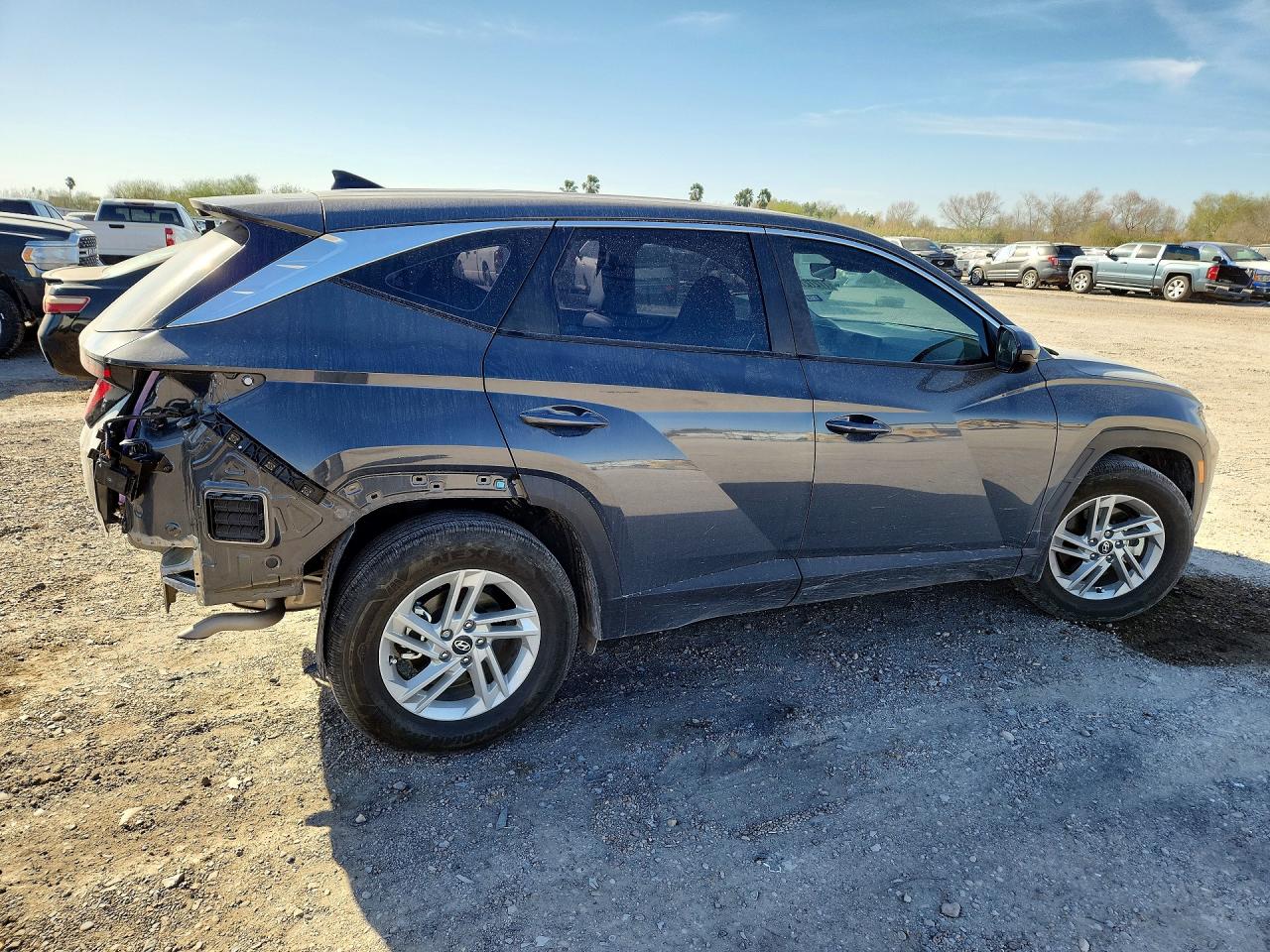 2025 HYUNDAI TUCSON SE photo 5
