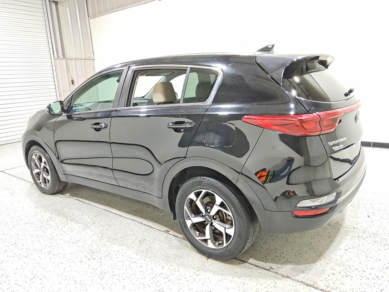 2020 KIA SPORTAGE LX photo 2