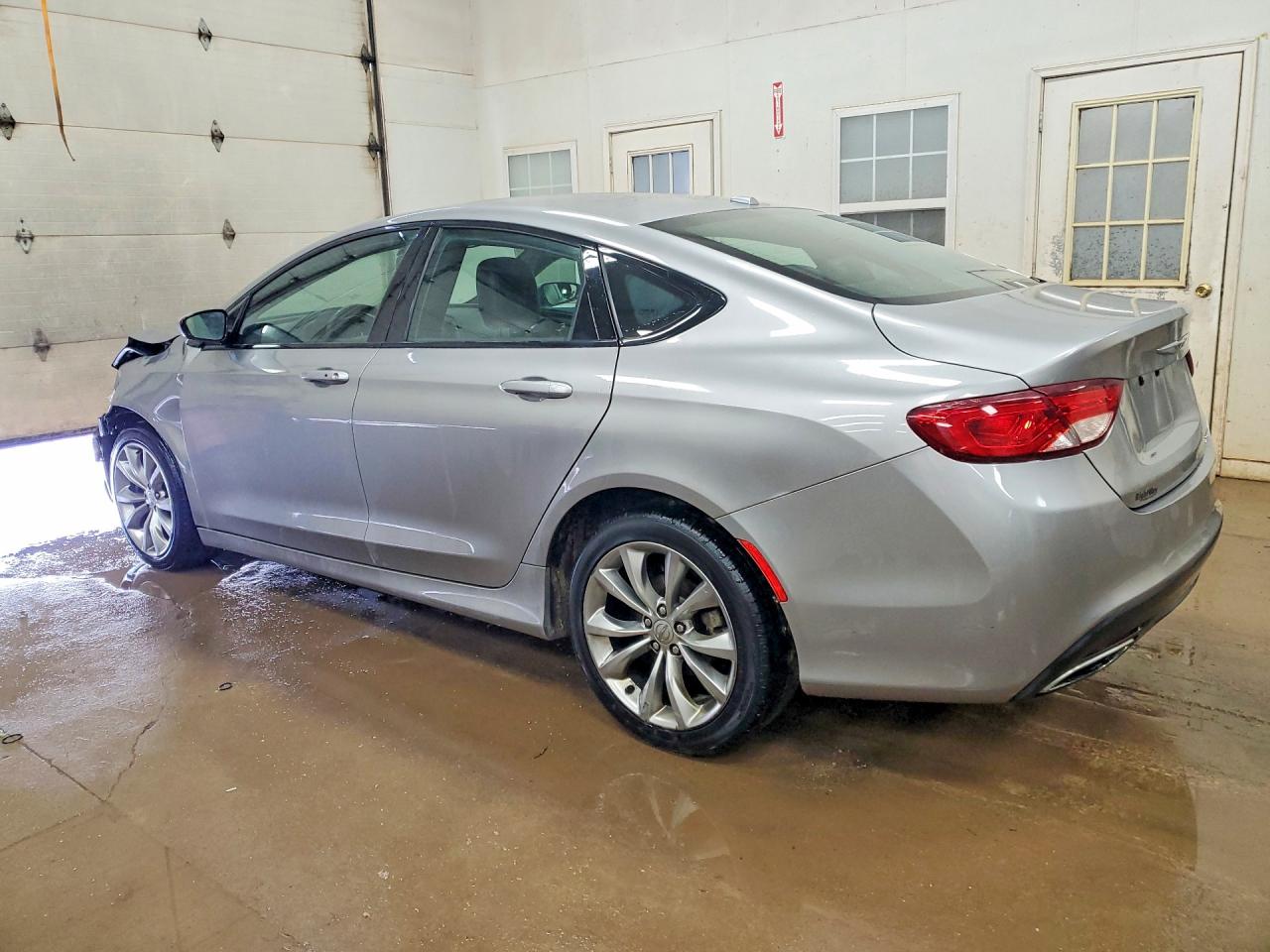 2015 CHRYSLER 200 S photo 2