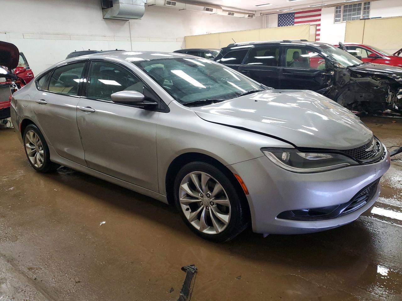 2015 CHRYSLER 200 S photo 4