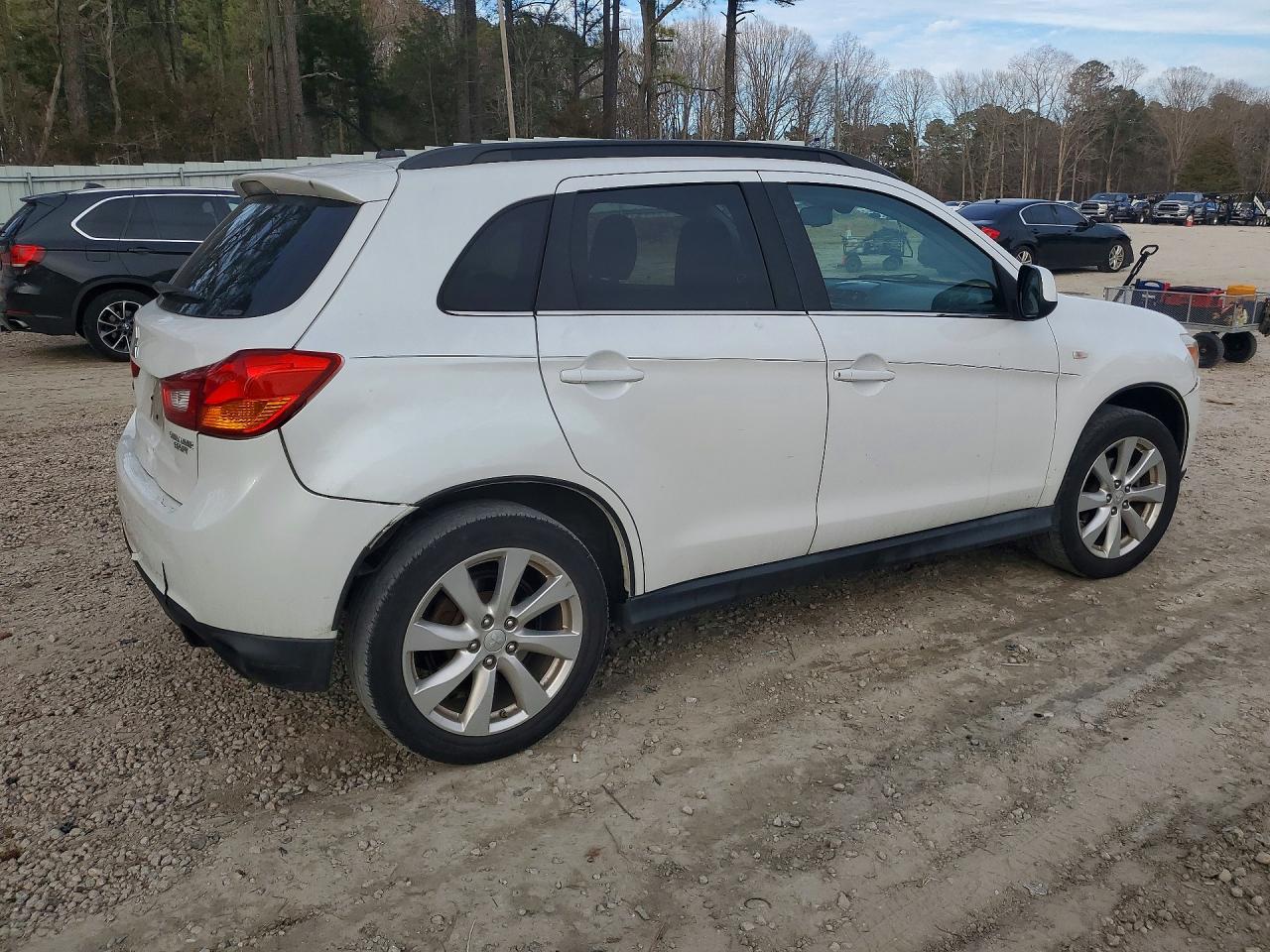 2014 MITSUBISHI OUTLANDER SPORT SE photo 9