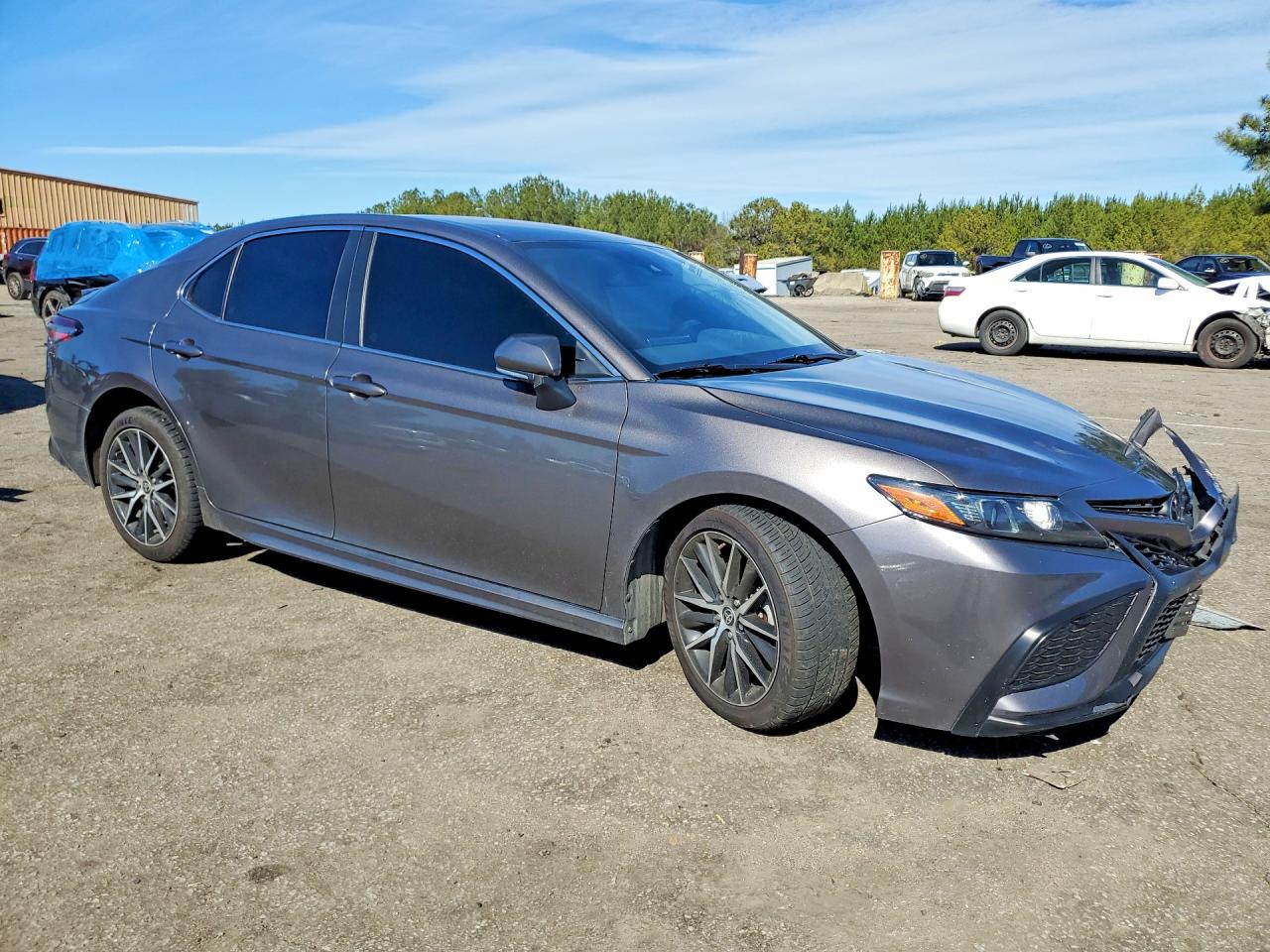 2022 TOYOTA CAMRY SE photo 4
