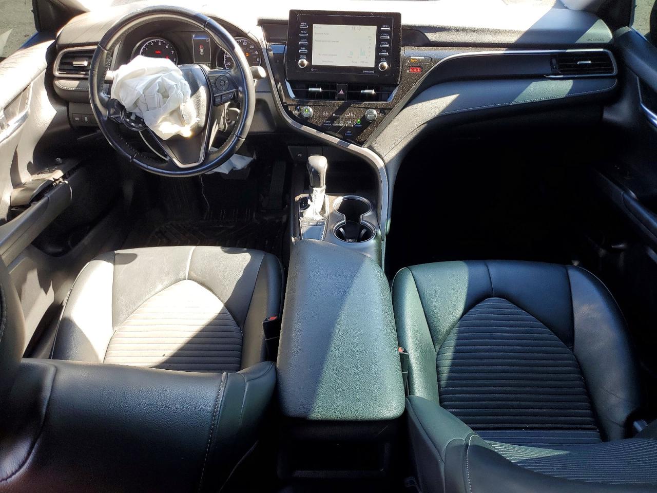 2022 TOYOTA CAMRY SE photo 8