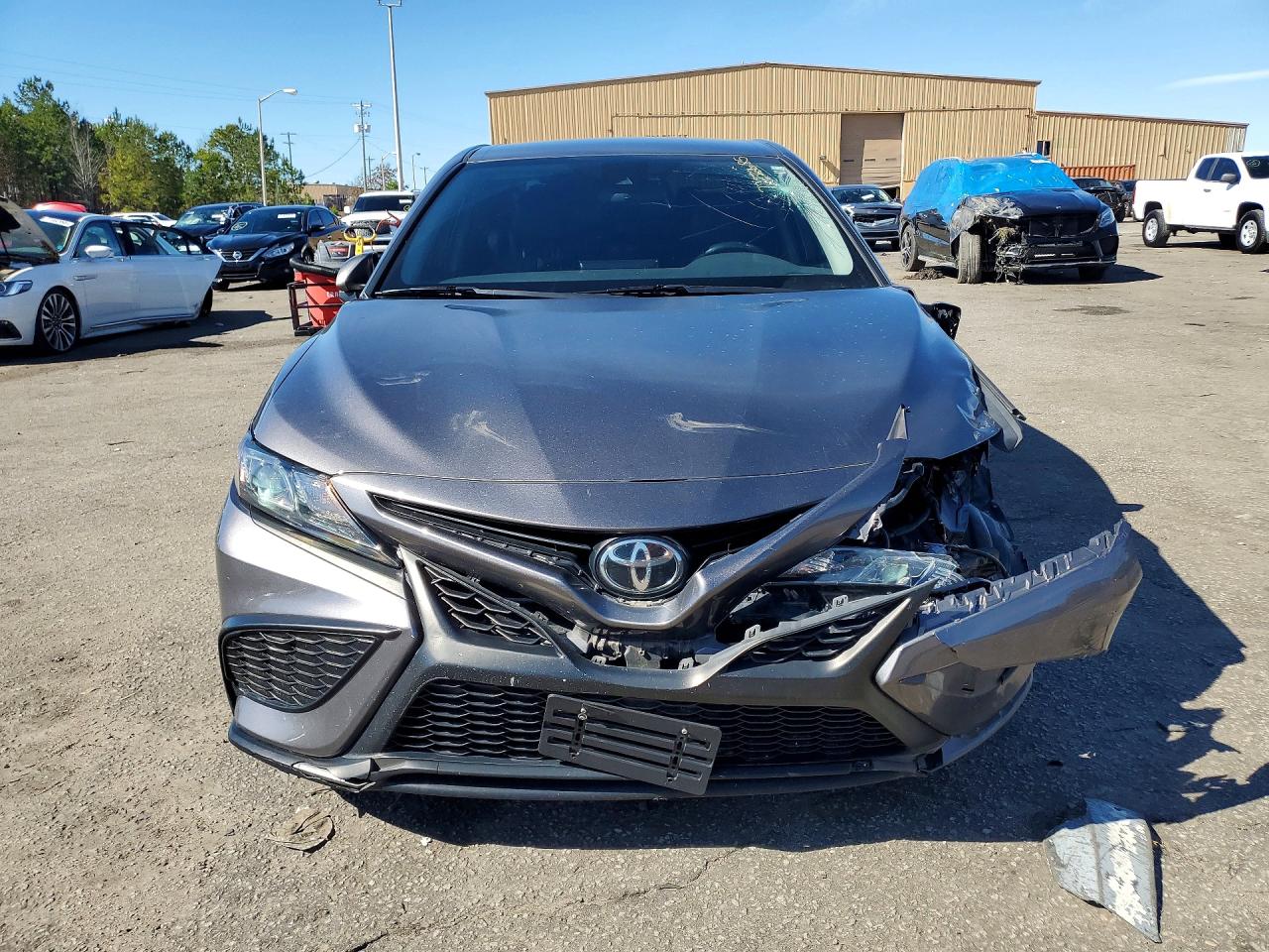 2022 TOYOTA CAMRY SE photo 5