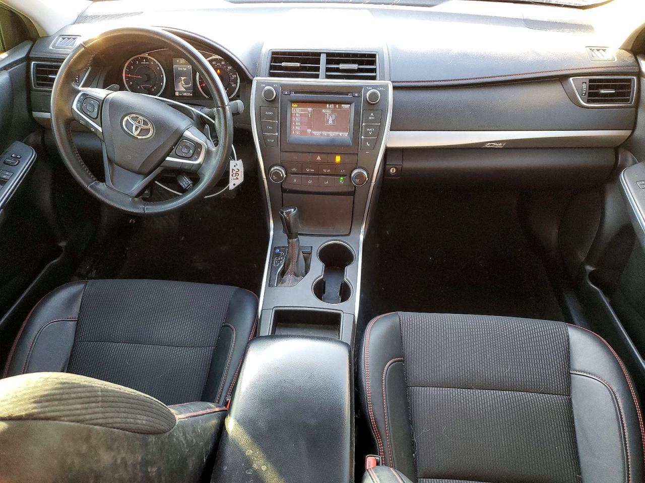 2017 TOYOTA CAMRY LE photo 8