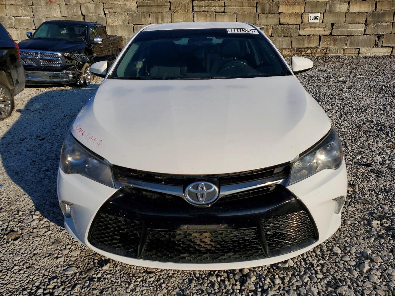 2017 TOYOTA CAMRY LE photo 5